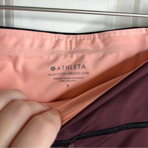 Athleta Velocity Burgundy Colorblock Capri Leggings Size Small - Picture 3 of 7